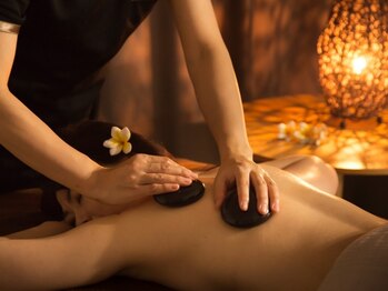 シエル(Ciel)の写真/ガチガチに固まった肩こりに！ホットストーン×アロマリンパマッサージで頭から足先まで全身整え疲労解消◎