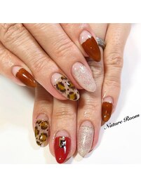 ヒョウ柄デザインネイル