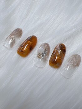 ミテソロ(mi tesoro)/2024年10月定額ネイル 7700