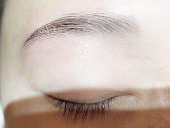 オッジヘアー 箕郷店(Oggi hair)の写真/骨格に合った似合わせ眉毛をご提案！眉毛デザイン+WAX脱毛+お仕上げで自然なまつ毛に◎大切な日もお任せ♪