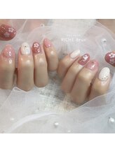 リッシュ ドゥ(RICHE deux)/丸ホロお花ネイル