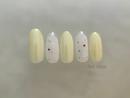 パステルイエローネイル