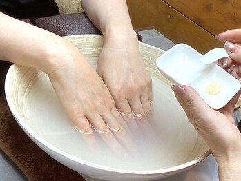 シンプリー ネイルアンドアイラッシュ 祖師谷大蔵店(Simpliee Nail&Eyelash)の写真/《自爪の負担を最小限に》フィルインで健康的な指先を◎爪の状態に合わせたケアでネイルのモチが格段にUP♪