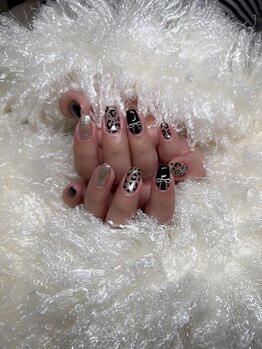 リタ ナガミネ(LiTA. nagamine)の写真/指先を美しく魅せる華やかNailで見るたびHAPPYな気持ちに♪高技術×丁寧な施術で仕上がりもモチも抜群◎