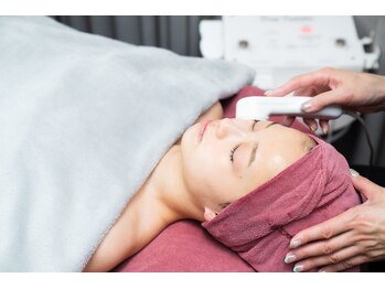 ドクターアリィ(Dr.ALII)/光フェイシャル 4 イオン導入