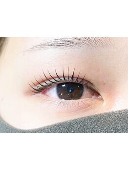 ナチュラル上品な目元にしたい