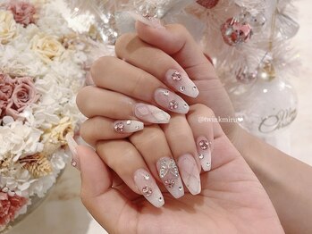 トゥインクミル 表参道(Twinkmiru)の写真/最新トレンドを見逃さない☆1500種以上のパーツ×上質デザインで、あなただけのネイルをご用意します♪