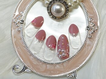 アムルーズ(Amoureuse)/フラワーストーンネイル♪