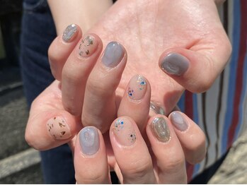 カーティシーネイルズ(curtisii NAILS)/ユニークなシンプルデザイン