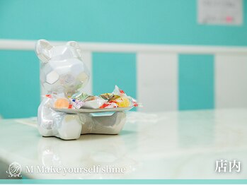 エム(M MaKe yourself shine)/お飲み物やお菓子をご用意