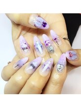 ネイルサロン スール(Soeur)/暗闇で光るネイル！通常時は…