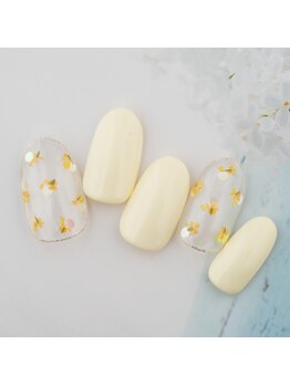 クリアイエロー押し花ネイル
