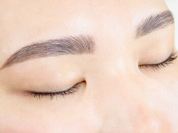 ロコラッシュ 恵比寿ウエストパレスビル店の写真/話題《ハリウッドブロウリフト》で毛流れ自在♪ふんわり自然に、あなた自身の魅力を引き立てる美眉へ!!