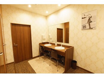 ロールス(Rollce)/ロッカー・パウダールーム