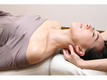 パウワウ 新宿サブナード店(POWWOW)/カチカチの首を緩めましょう！