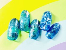 ネイルサロン ロゼプリュム/クリアブルー水面ネイル