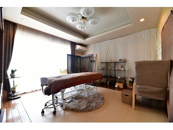 アロマリーフ(aroma Leaf)/店内