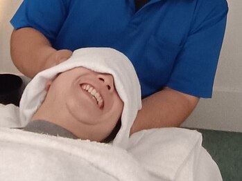 本気de整体 小岩店の写真/【頭骨小顔矯正】眼精疲労の解消や歪みの矯正まで◎丁寧なヘッドマッサージで顔の高さのちがいを整えます!