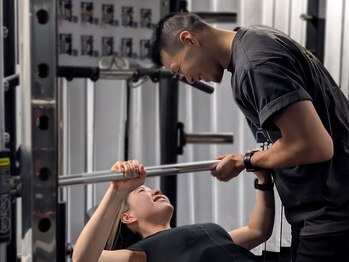 ヘラクライズフィットネス(HERCULIZE FITNESS)の写真/【灘駅徒歩3分】エビデンスに基づいた指導で,目的に合ったトレーニングを提供。運動が苦手な方も安心◎