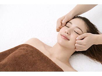 素肌研究所BSラボの写真/【短時間でもスッキリ小顔に♪】小顔美筋コルギで理想の小顔に◎お顔の土台からリフトアップ♪[小顔矯正]