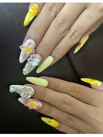 個性的なネイルデザイン
