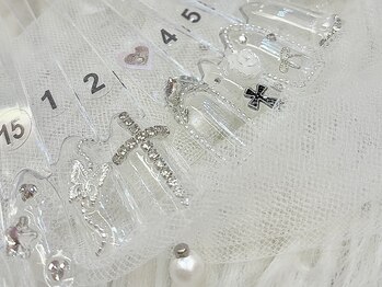 キレイエ ネイルズ(KIREIE NAILS)/ちゅるん キラキラ 定額 十字架