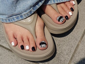 イルス(Ilus)の写真/お持ち込みアートOK！ケアからジェルまでフットを綺麗に整えるサロンはここ☆