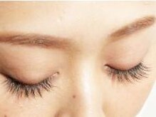 エッジ アイラッシュ(edge eyelash)/伏せた目元も美しく