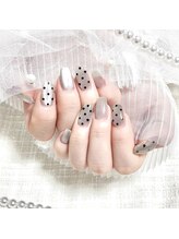 ミニョン(Minyon)/マグネット×ドットネイル