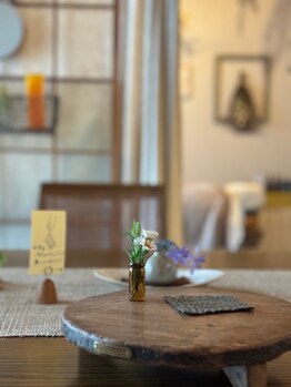 ソラマメノオフトン/まずはお席にご案内