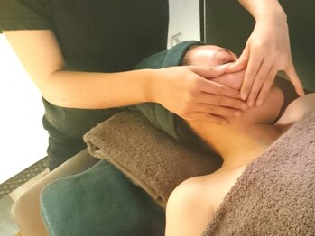 サニープライベートサロン(SUNNY PRIVATE SALON)の写真/【夏到来◆心身リフレッシュ】PRESENT企画★全身リンパデトックス&全身カッサ&贅沢小顔220分¥25300→¥25000