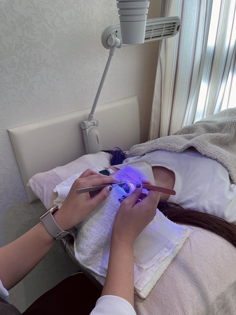 【再来】LEDフラットラッシュ上まつ毛付け放題【オフ込み・カラー可】￥10500