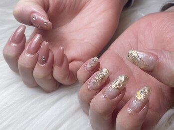 トニア バイ オーストネイル(TONIA by Aust nail)の写真/落ち着いた空間で「ときめく指先」を叶える大人のネイルサロン＊心ときめくワンカラーで自分らしさを演出♪