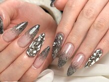 パダアット ヴァラネイル 天神南店(PADA at VALLANAIL)/キラキララメグラ/ロングネイル