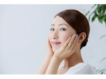 オズ六本木/フェイスラインもスッキリ小顔