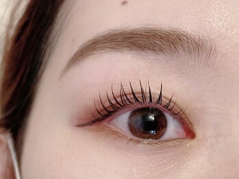 レア(Lea)の写真/【大人気★ダメージレス似合わせまつ毛パーマ】自まつ毛ケア&パーマのモチUPが同時に叶うトリートメント付*