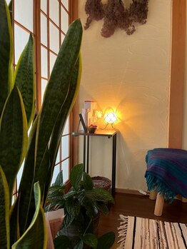 スロー(slow.)の写真/駅近とは思えない静けさ◎植物に包まれる完全個室で、心がほどける癒し時間をご提供♪《女性専用》