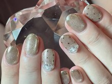 キャッツアイ東京 新宿店(Cat's eye TOKYO)/ゴールドキラキラネイル