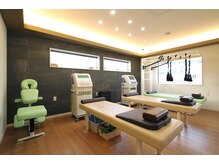 こころ接骨院 整体院の雰囲気（明るく清潔な院内で快適にお過ごしいただけます♪）