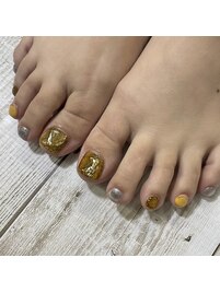 イエローパイソンのフットネイル