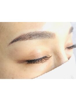 ナチュラル上品な目元にしたい