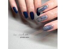 ネイビーを使った大人ネイル☆
