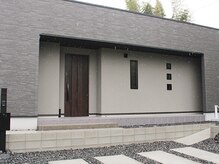 la.azaleaの雰囲気(店舗外観になります。駐車場完備◎)