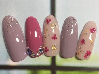 ネイルサロン リリオ(Nail Salon Ririo)/押し花散らしネイル