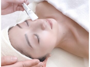 ファッショニスタ 渋谷(Fashionista)の写真/韓国透明感×リフティング【美白/くすみ/うるツヤピーリン¥13200→¥11550】お悩みの多い女性にオススメ♪