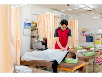 宮内整骨院 市川妙典院の写真/【妙典駅前徒歩1分】経験豊富なスタッフが施術！首肩こり/体の歪みを感じている方へ。お悩みの辛さを改善◎