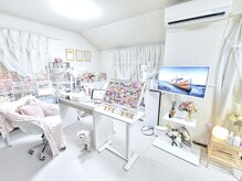 リリアムネイル(Lilium nail)の雰囲気（白を基調としたサロンです！）