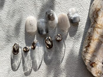 ユイル(Uill)の写真/[パラジェル取扱]カラー100色以上♪デザイン同士を組み合わせて自分だけのオリジナル非対称ネイルも可能◎