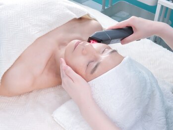 ビービーサロン 池袋(B.B salon)の写真/【透明感×美白】ヒト幹細胞エクソソームでシミしわ改善,エイジングケア/ハイドラピーリングで毛穴レス肌