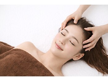 素肌研究所BSラボの写真/【お顔の筋肉と骨格に美筋アプローチ♪】小顔美筋コルギで徹底小顔に◎頭皮をほぐしてスッキリ小顔♪